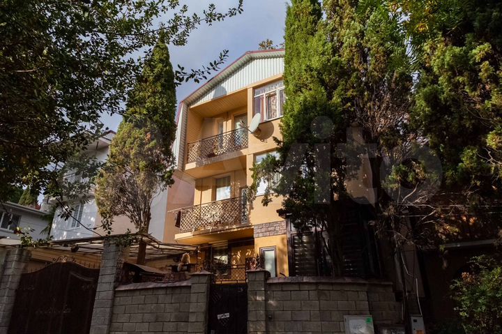 2-к. квартира, 60 м², 3/3 эт.