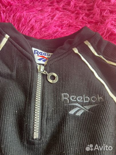 Спортивный топ/футболка