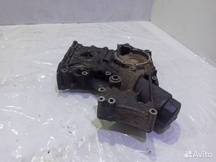 Крышка двигателя передняя