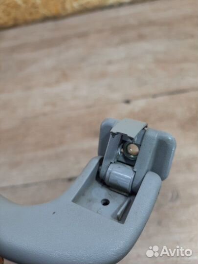 Ручка потолка Opel Zafira B минивэн Z18XER 2007