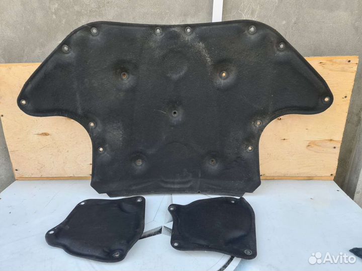 Шумоизоляция капота Mercedes W222