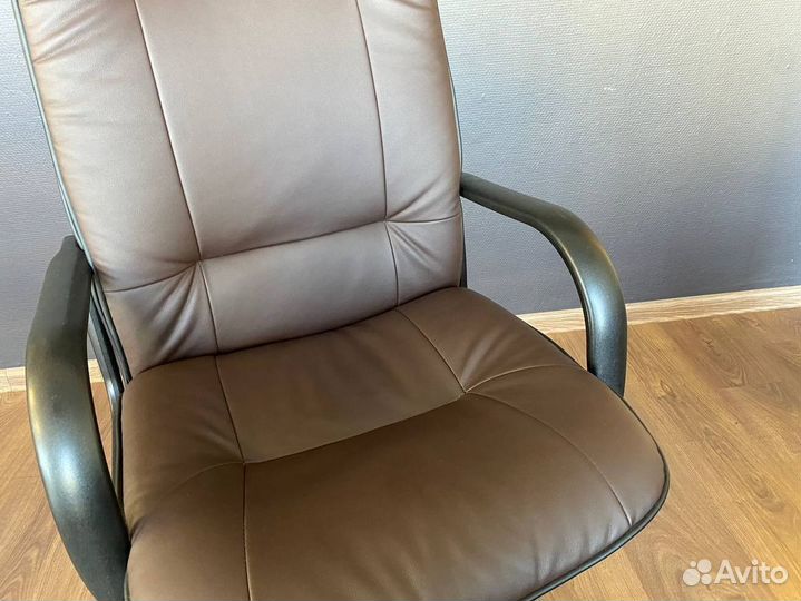 Компьютерное кресло. Кресло руководителя