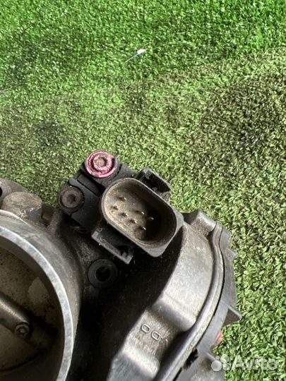 Дроссельная заслонка Audi A4 B5 AEB 2000