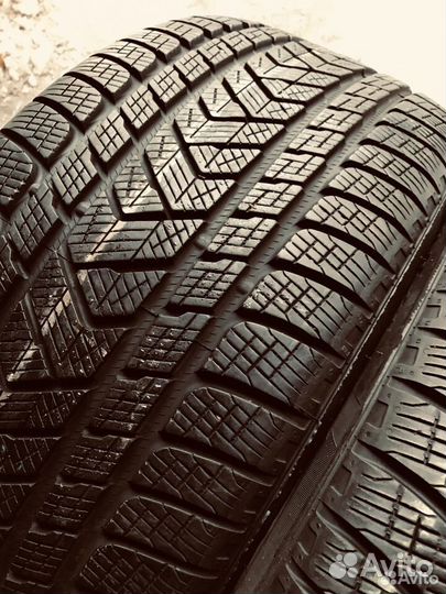 Pirelli Scorpion Winter 285/40 R21 109V