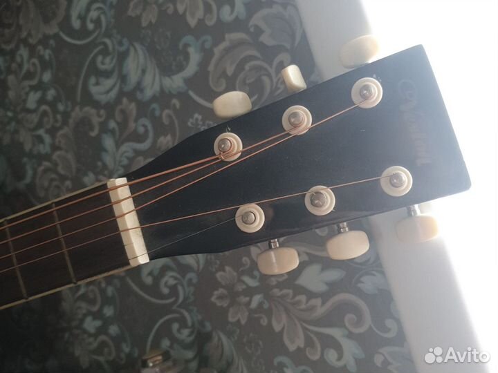 Акустическая гитара