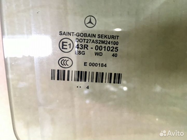 Стекло двери задней заднее правое Mercedes-Benz