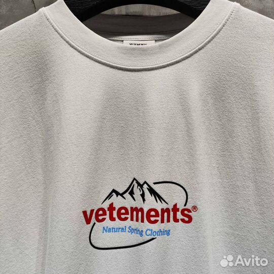 Футболка Vetements