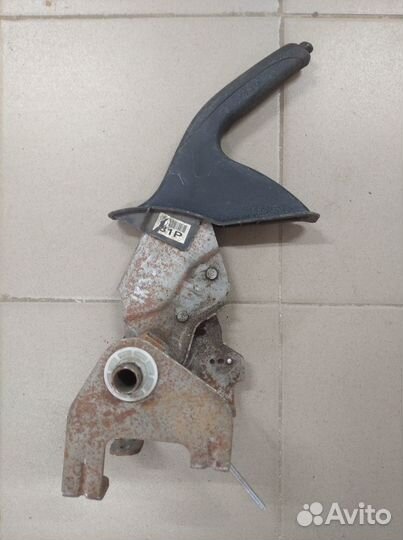 Рычаг стояночного тормоза Hyundai Ix35