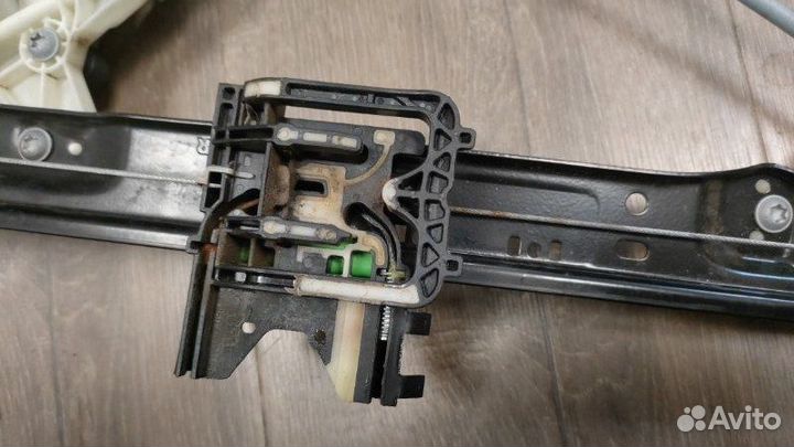 Стеклоподъемник задний правый Land Rover Range