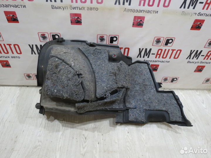 Обшивка багажника правая Toyota Corolla 150