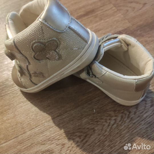 Ботинки детские 23