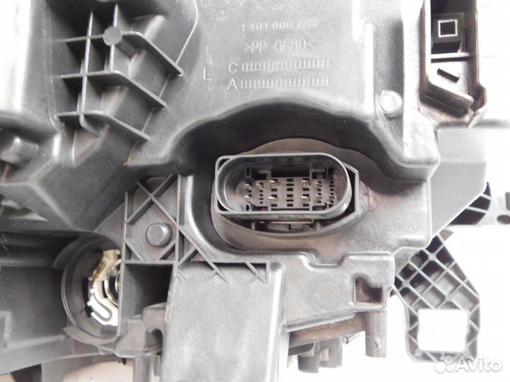 Фара левая Volkswagen Polo