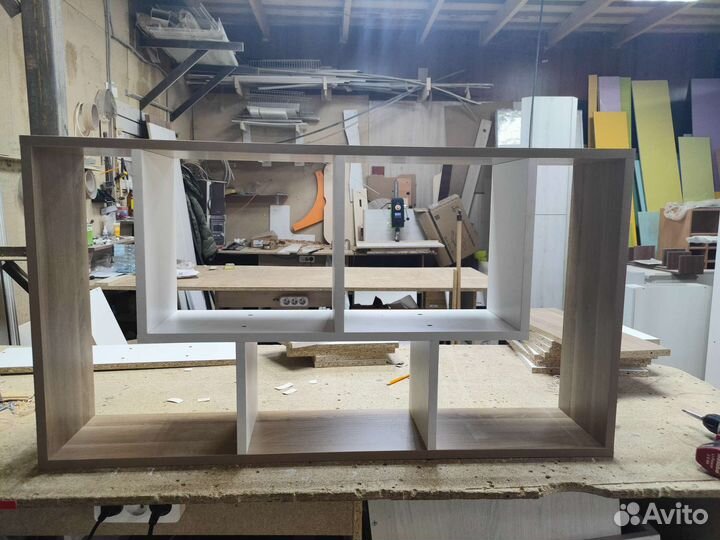 Полка настенная навесная