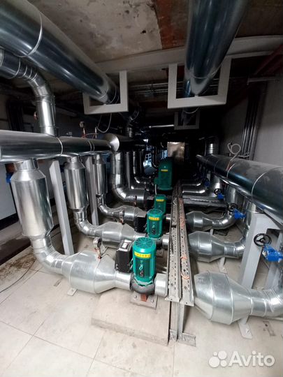 Бригада сантехников и сварщиков