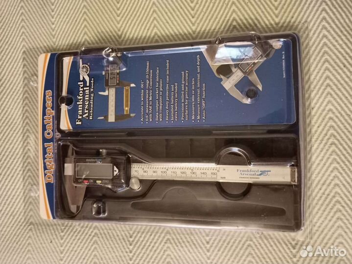 Динамометрическая отвертка, весы, штангенциркуль