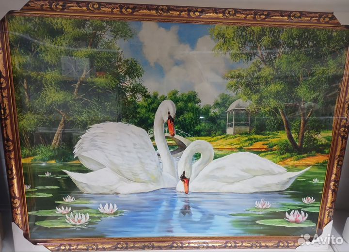 Картина в рамке.Лебединая Верность
