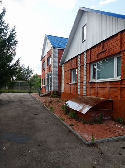 Дом 310,6 м² на участке 46,6 сот.