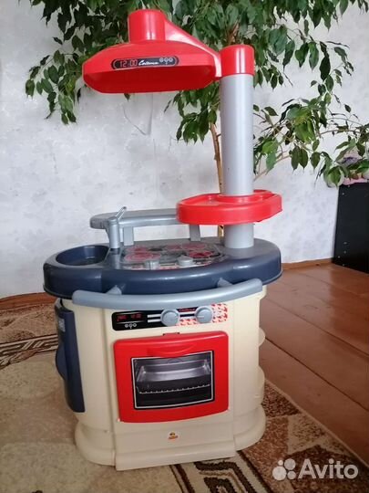 Детские игрушки кухня