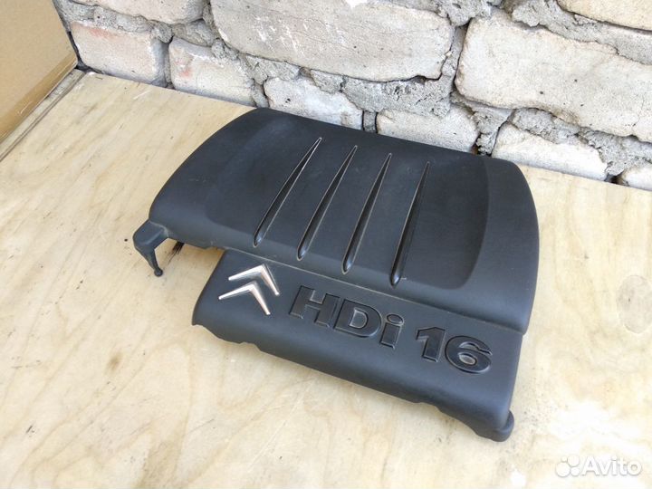 Крышка двигателя 1.6 hdi Ситроен С4 Пикассо