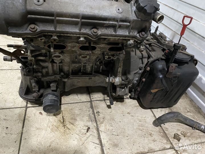 Двигатель с коробкой на Kia Magentis