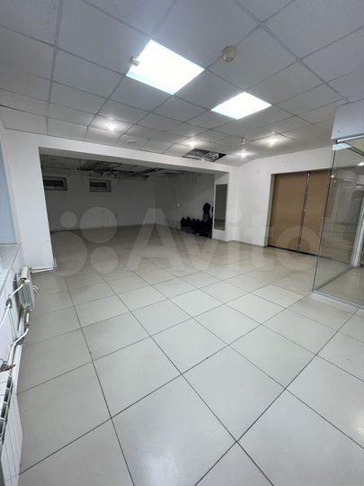 Торговая площадь, 65 м²