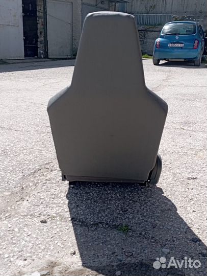 Сиденье водительское Mitsubishi Minicab, Miev