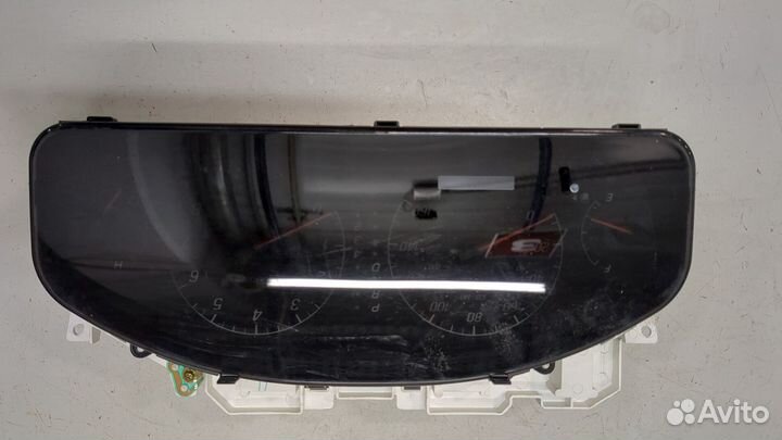 Щиток приборов Mitsubishi Galant, 2001