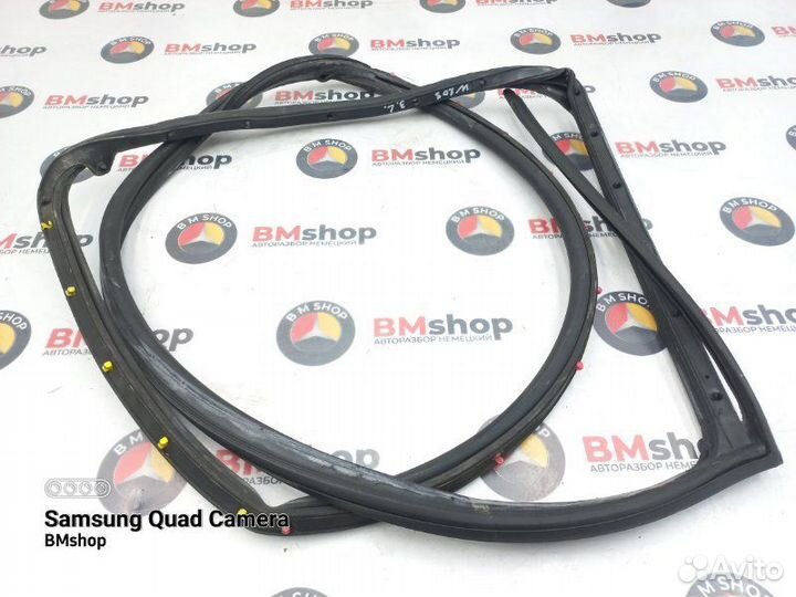 Уплотнитель двери задний левый Mercedes-Benz C 230