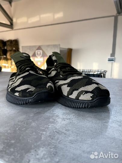 Камуфляжные кроссовки