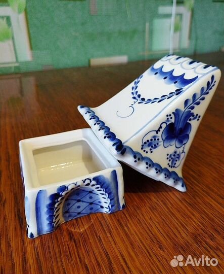 Посуда Гжель сахарница, солонка, молочник