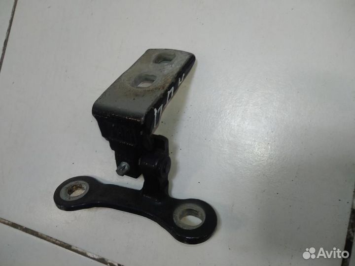 Петля двери передней правой нижняя Opel Vectra C