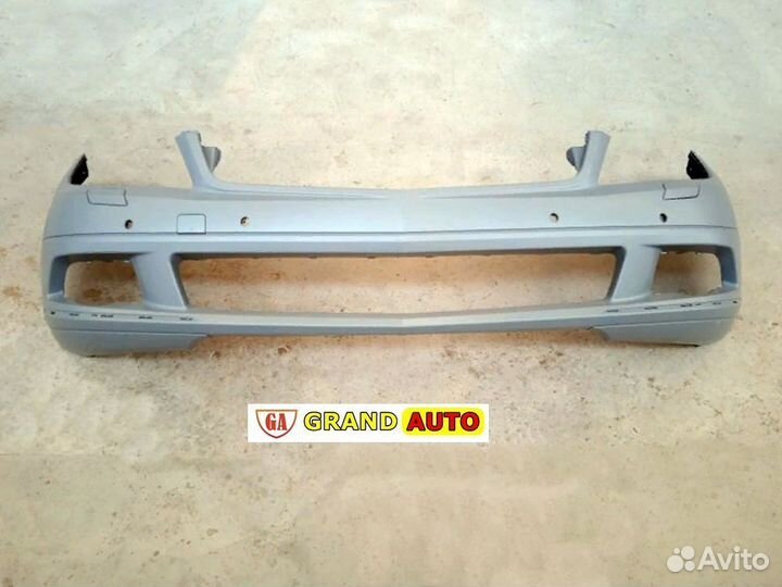 Передний бампер новый Mercedes-Benz w204