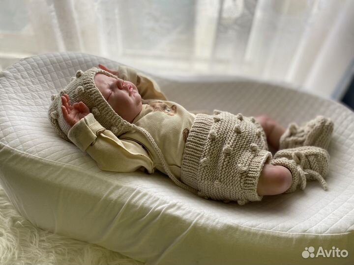 Комплект вязаный для куклы-реборн