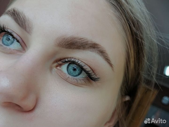 Модель на наращивание ресниц