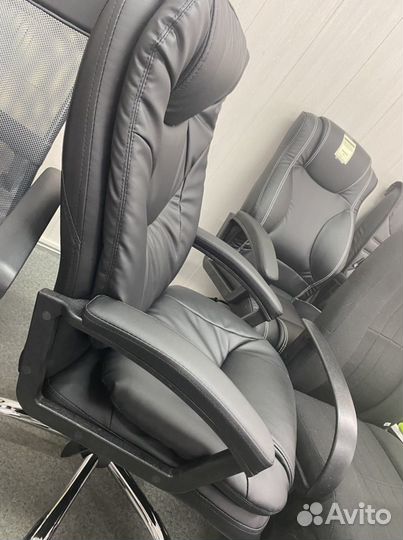 Кожаное кресло компьютерное Фортуна 5(50)