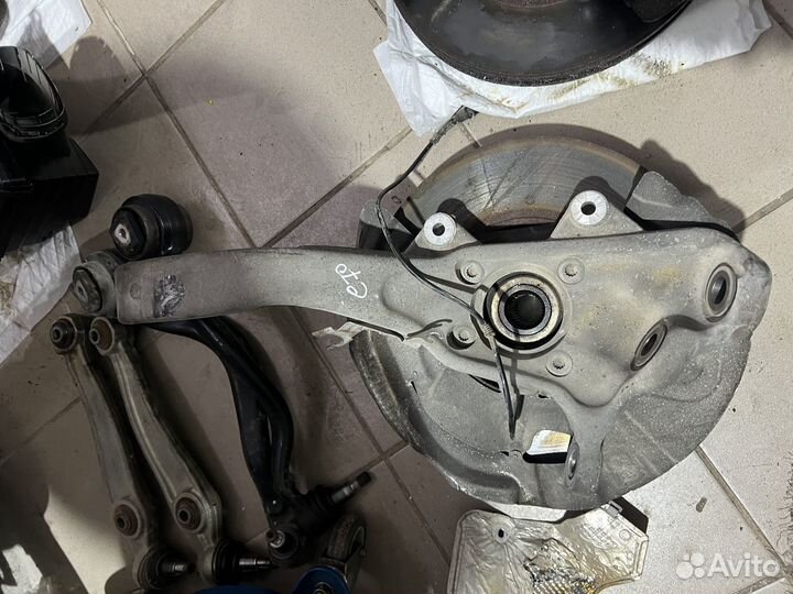 Кулак поворотный передний Bmw X5 481 E70