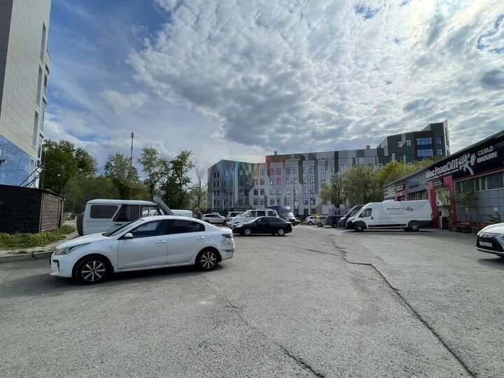 Офисное здание 4 этажа 2959 м2 на Менделеева 134/4