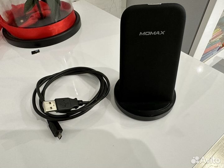 Беспроводная зарядка Momax