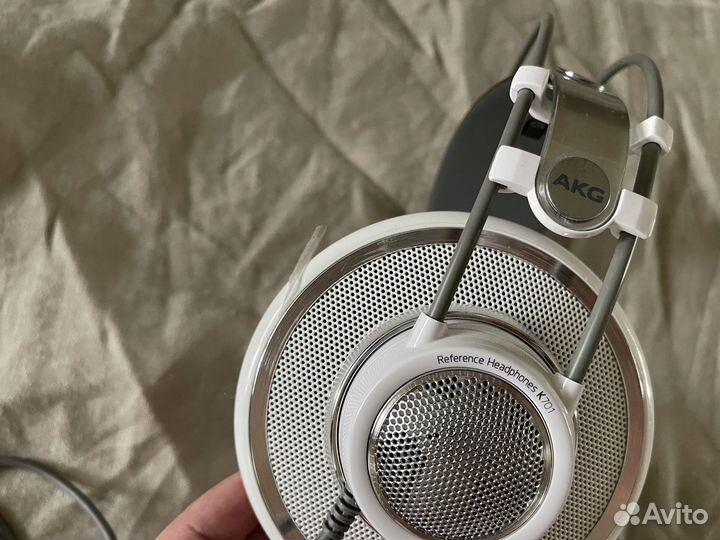 AKG K701