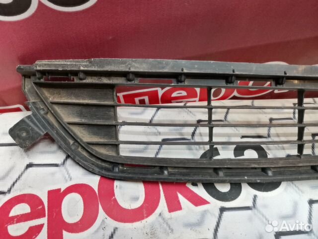 Решетка бампера передний Toyota RAV4