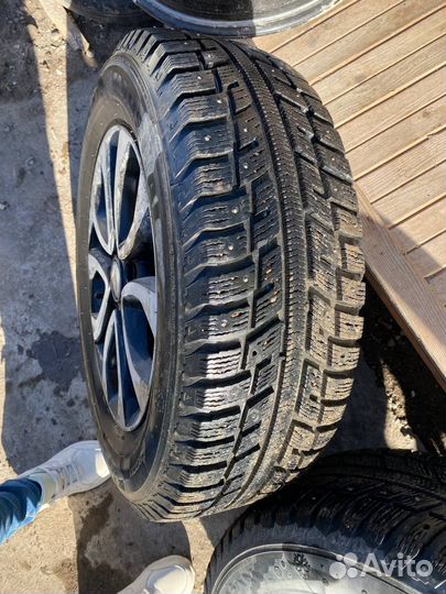 Marshal I'Zen KW22 215/65 R16 98T