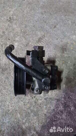 Насос гидроусилителя Hyundai Getz (571101C700)