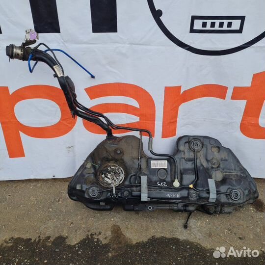 Бензобак Mercedes-Benz C-Class W205 2019