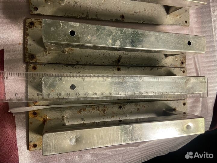 Стальные ножки. Германия. Диван, шкаф, тумба