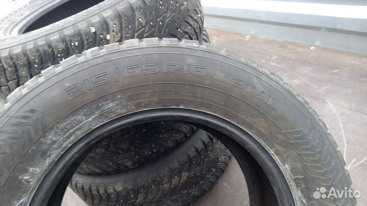 Nokian Tyres Hakkapeliitta 8 SUV 215/65 R16 102T