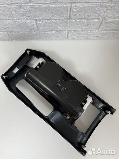 Подстаканник с крышкой для Mitsubishi Lancer X