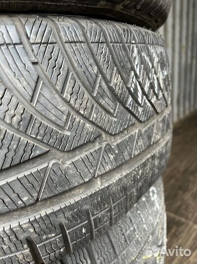 Michelin Pilot Alpin 4 235/55 R17