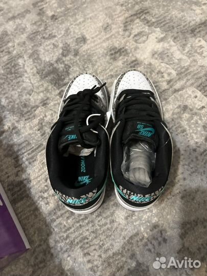 Кроссовки женские 37 размер