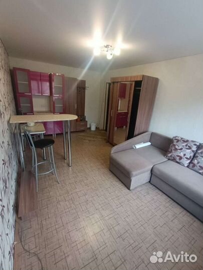 Холодильнк,телевизор,диван,кухню