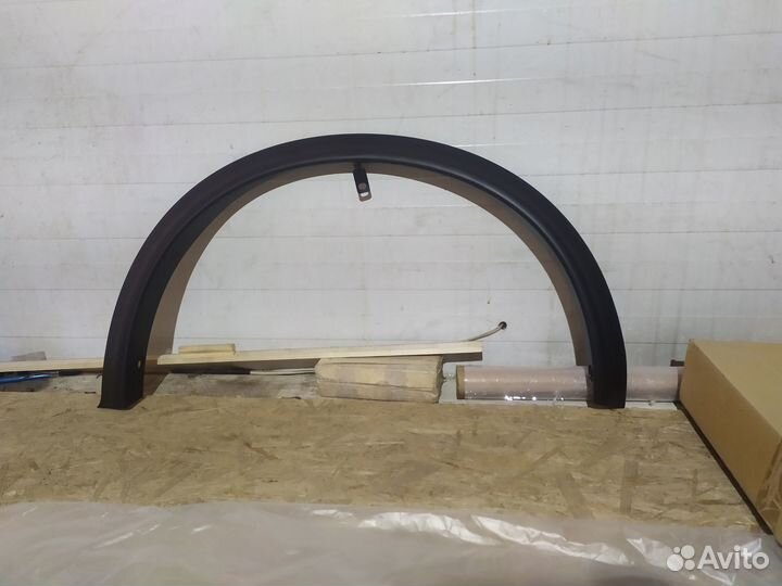 Накладка переднего крыла правого nissan juke 2011